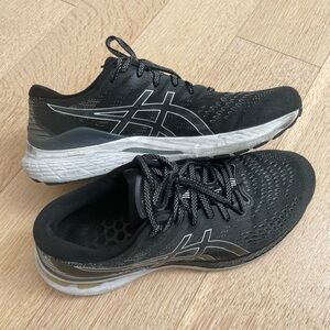 ASICS Gel Kayano Black and Grey - Unisex - US 8 in Men - US 9.5 in Women